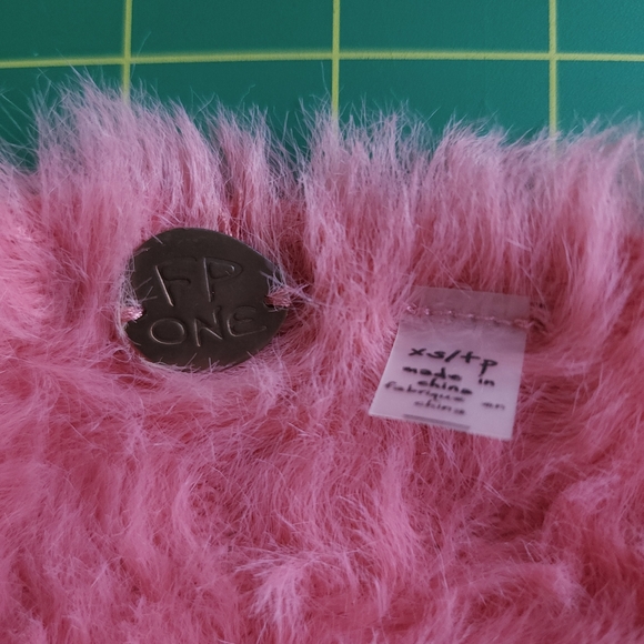 FP One Crilla Pullover - Picture 2 of 9